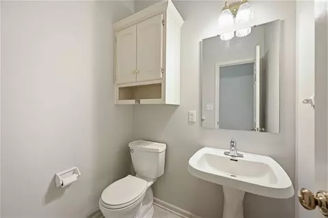 Bath - 2408 S Ponca Ave, Independence, MO 64057 photo 1 of 5