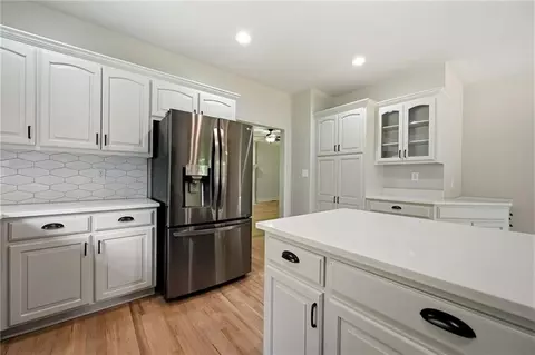Kitchen - 2408 S Ponca Ave, Independence, MO 64057 photo 4 of 4