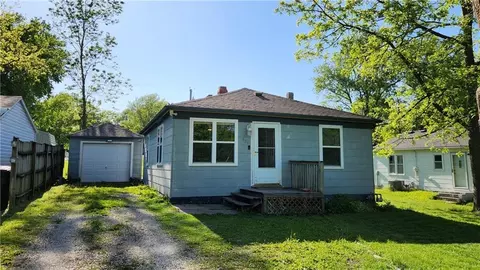 406 Maple St, Lathrop, MO 64465