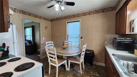 Entry Way - 406 Maple St, Lathrop, MO 64465 photo 1 of 3