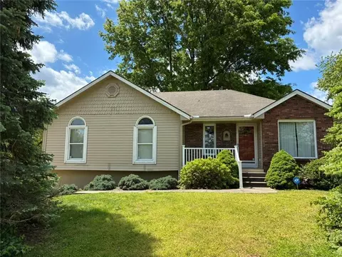 11424 N Woodland Ave, Kansas City, MO 64155
