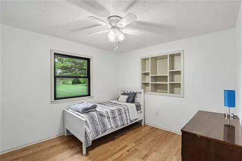 Bedroom - 300 E Casey Rd, Lone Jack, MO 64070 photo 4 of 7