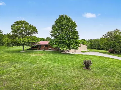 Exterior - 300 E Casey Rd, Lone Jack, MO 64070 photo 13 of 13
