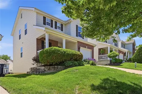 1827 NW 82nd Ter, Kansas City, MO 64151