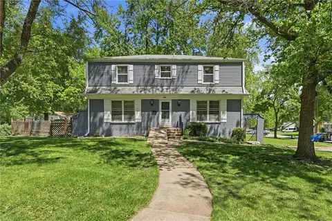 13223 Park Ln, Grandview, MO 64030