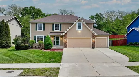 4801 Edgehill St, Leavenworth, KS 66048