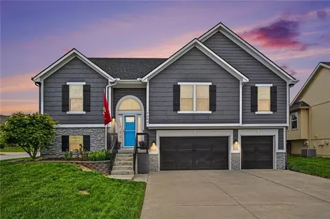 7404 NE 109th St, Kansas City, MO 64157