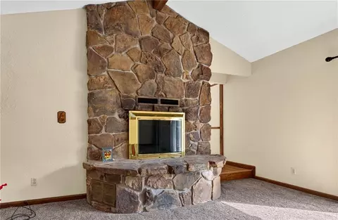 Living - 14293 E Quail Rd, Nevada, MO 64772 photo 4 of 5