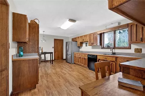 Kitchen - 14293 E Quail Rd, Nevada, MO 64772 photo 2 of 4