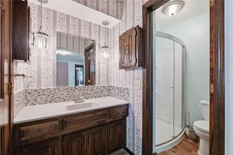 Bath - 3300 S Phelps Rd, Independence, MO 64055 photo 1 of 3