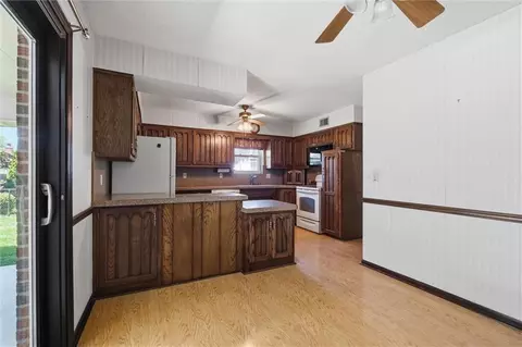 Kitchen - 3300 S Phelps Rd, Independence, MO 64055 photo 5 of 6