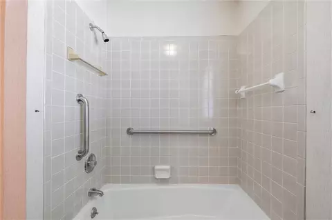 Bath - 3300 S Phelps Rd, Independence, MO 64055 photo 3 of 3