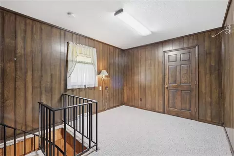 Entry Way - 3300 S Phelps Rd, Independence, MO 64055 photo 2 of 2