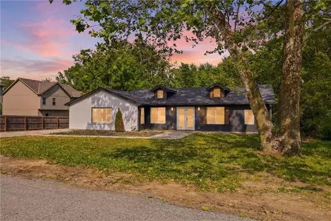 11011 N Holmes St, Kansas City, MO 64155