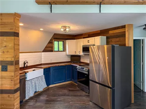 Kitchen - 5538 SE Lakeview Dr, Lathrop, MO 64465 photo 2 of 2
