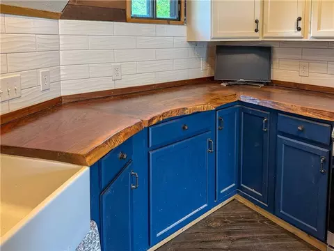 Kitchen - 5538 SE Lakeview Dr, Lathrop, MO 64465 photo 1 of 2
