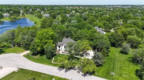 10404 W 150th Ter, Overland Park, KS 66221