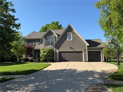 14116 Richards St, Overland Park, KS 66221