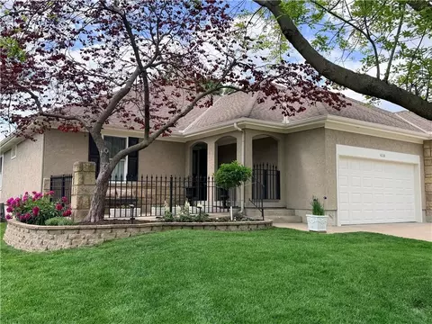 4118 Minnesota Dr, Lees Summit, MO 64082