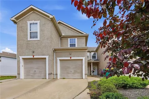 3305 N 103rd Pl, Kansas City, KS 66109