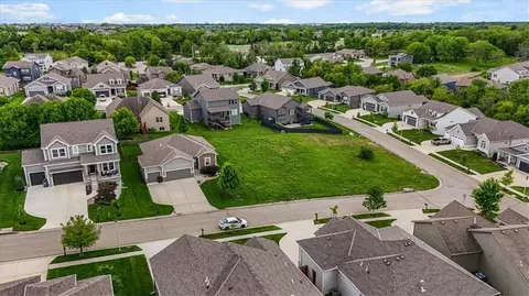 25251 W 141st Ter, Olathe, KS 66061