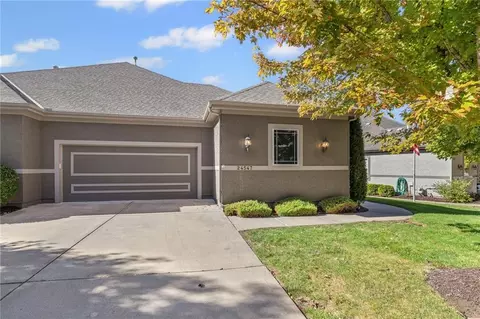 24547 W 110th St, Olathe, KS 66061