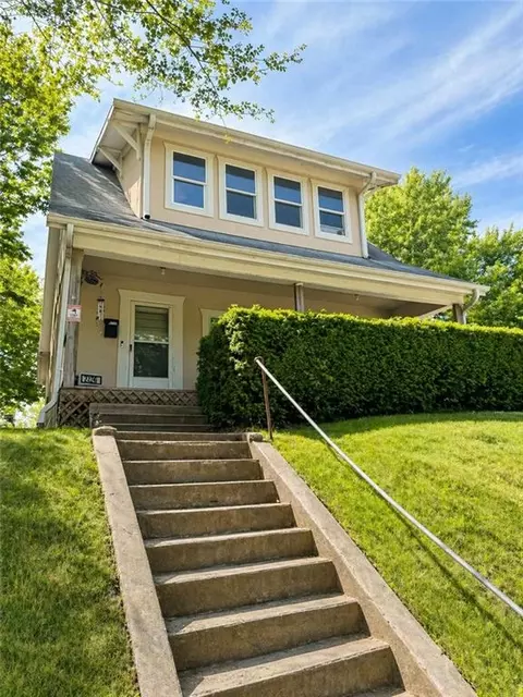 2426 S 18th St, Saint Joseph, MO 64503