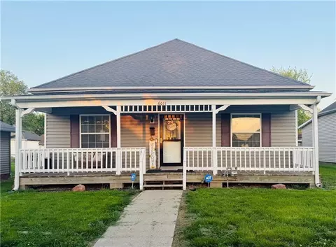 6011 Mead St, Saint Joseph, MO 64504