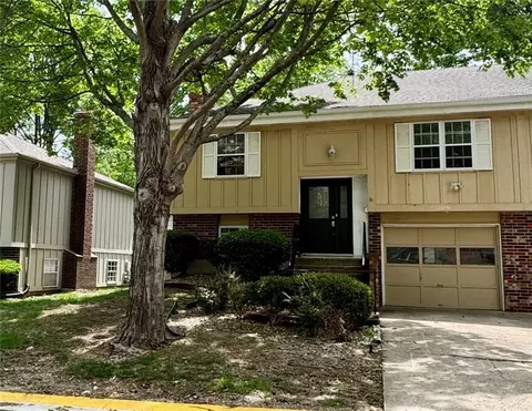 10151 W 96th Ter, Overland Park, KS 66212