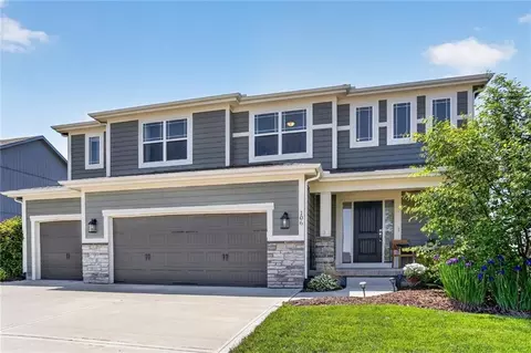 106 SE Ayden Ln, Blue Springs, MO 64064
