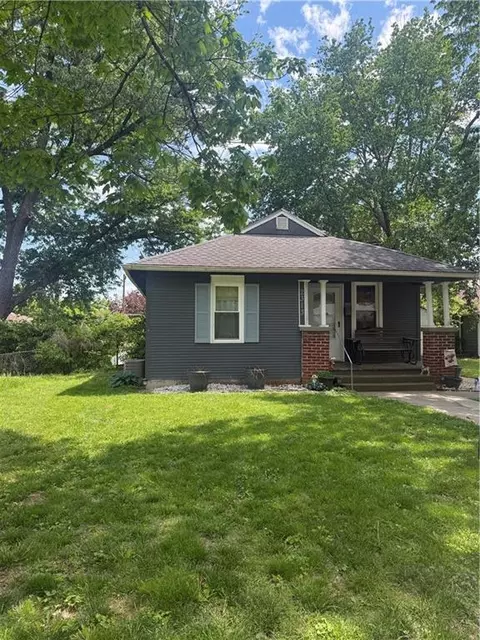2313 Agency Rd, Saint Joseph, MO 64503