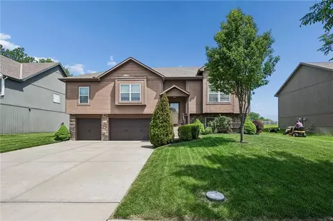 8905 N Agnes Ave, Kansas City, MO 64156