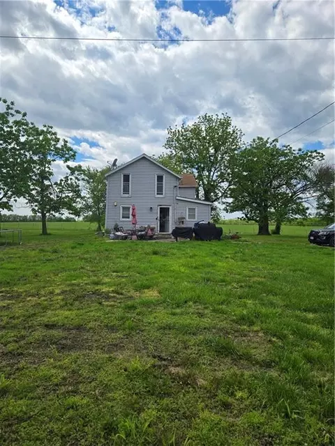 29613 S Sycamore Grove Rd, Garden City, MO 64747