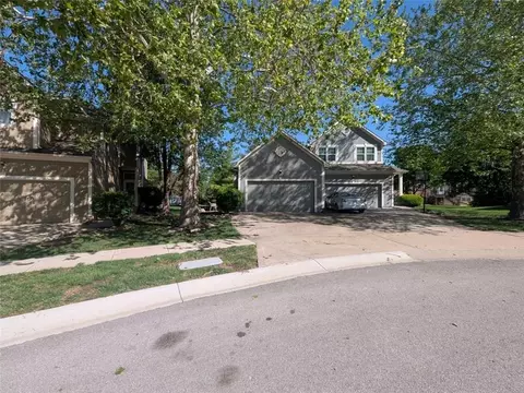 7317 Silverheel St, Shawnee, KS 66227