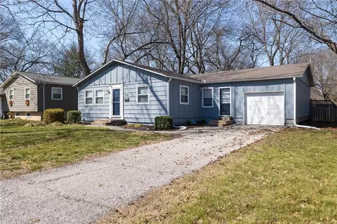 9212 W 99th Ter, Overland Park, KS 66212