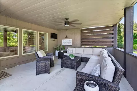 Exterior - 1406 Kenton Ln, Raymore, MO 64083 photo 8 of 12