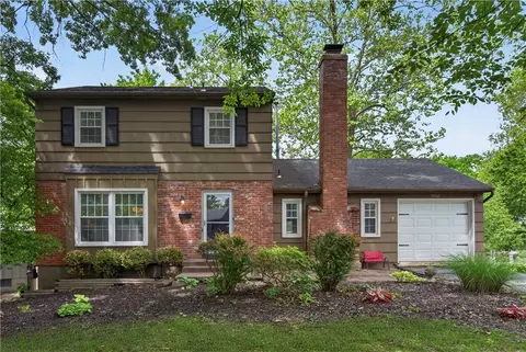 9802 Eby St, Overland Park, KS 66212