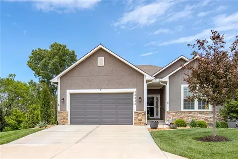 20922 W 190th Ter, Spring Hill, KS 66083
