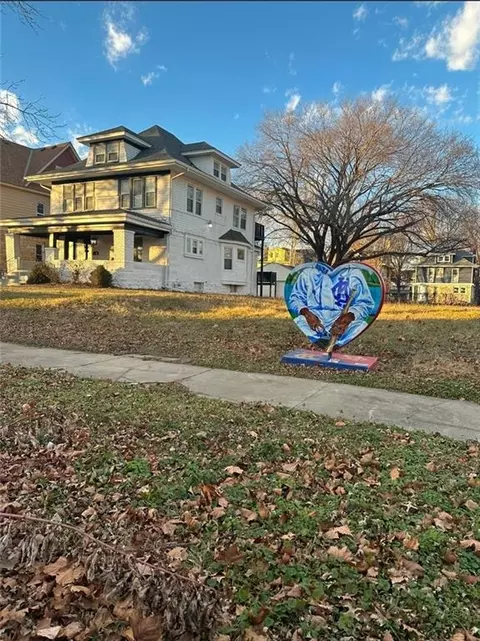 2618 E 28th St, Kansas City, MO 64128