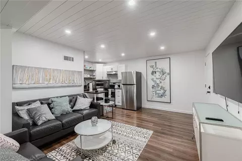 509 NE Olympic Ct, Lees Summit, MO 64064