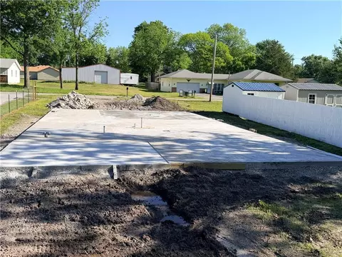 110 E South St, Arma, KS 66712