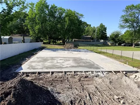 110 E South St, Arma, KS 66712 photo 5
