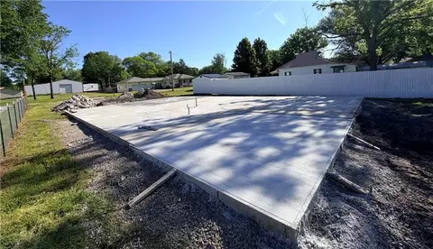 110 E South St, Arma, KS 66712 photo 7