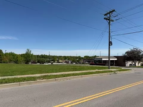 17830 E Bundschu Rd, Independence, MO 64056 photo 3