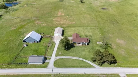 34808 E 339th St, Garden City, MO 64747