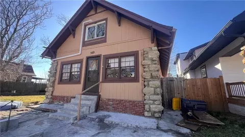 522 Kensington Ave, Kansas City, MO 64124