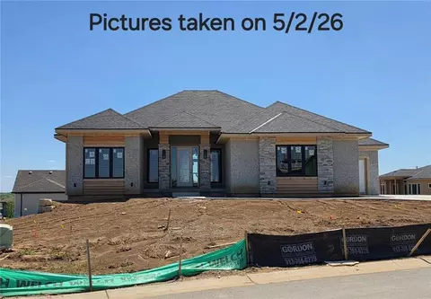 23905 W 112th Ter, Olathe, KS 66061