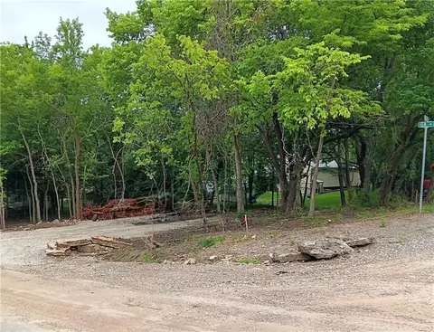 2 6 10 Pecan Dr, Linn Valley, KS 66040