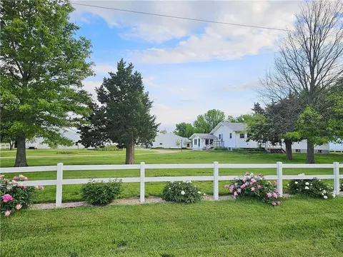 19916 NW 1600 Rd, Garnett, KS 66032