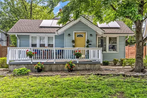 4955 Troostwood Rd, Kansas City, MO 64110